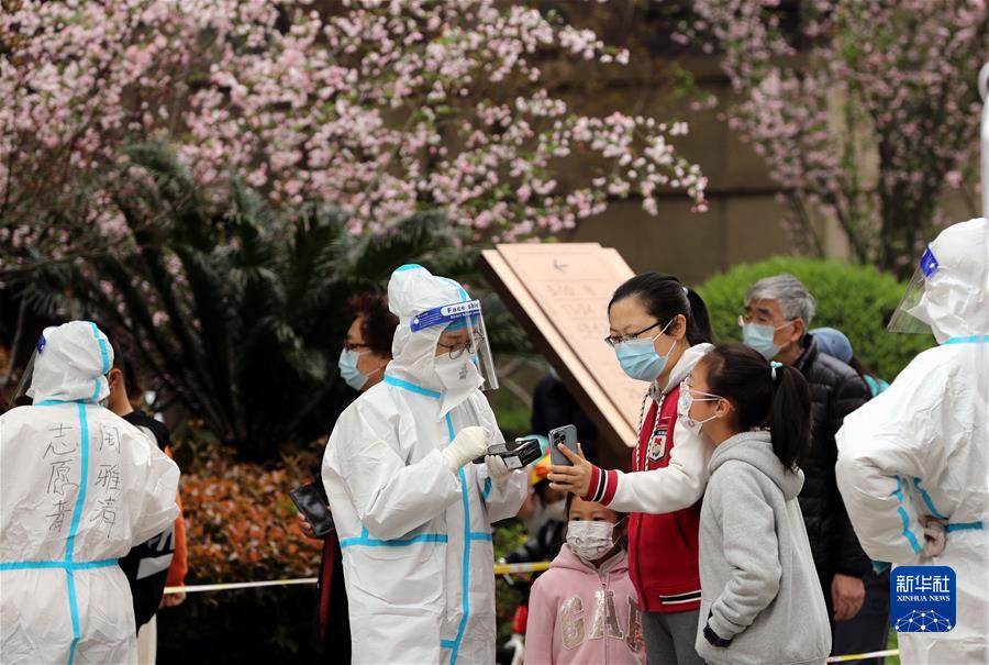 (新華全媒頭條·圖文互動(dòng))(1)新華述評(píng):堅(jiān)持“動(dòng)態(tài)清零”不放松