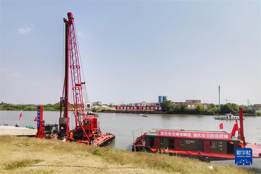 (圖文互動)(11)“中國經(jīng)濟發(fā)展前景一定會更加光明”——習(xí)近平總書記引領(lǐng)統(tǒng)籌推進(jìn)高質(zhì)量發(fā)展和高水平安全述評